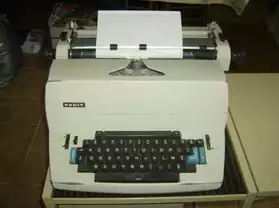 Machine à écrire FACIT