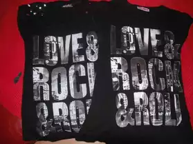 2Un t-shirt noir avec marqué 'LOVE & ROC