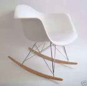 Superbe rocking chair style eames neuf