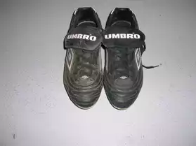 CHAUSSURE DE FOOT UMBRO TAILLE 44