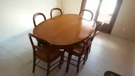 table + rallonges avec 6 chaises