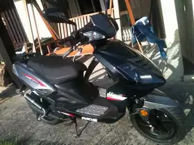 scooter race ride noir