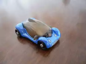 Kinder voiture bleu