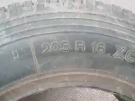 un pneu 205r16c nf faire un prix
