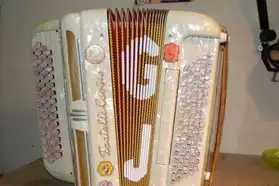 Atelier de réparation d'accordéon