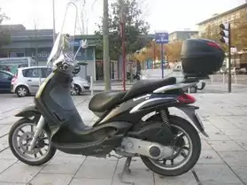 Très beau scooter Peugeot