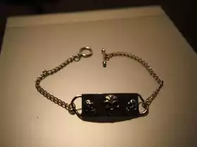 bracelet argenté tête de mort