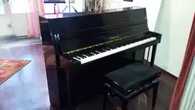 PIANO DROIT YAMAHA