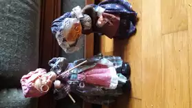 Poupées grand-mères tricoteuses