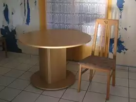 VENDS table salle à manger + 4 chaises