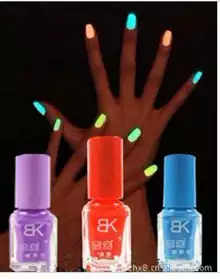 Vernis à ongles fluo neuf