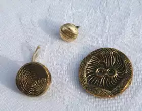 3 boutons dorés anciens art deco