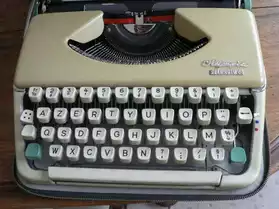Machine à écrire de voyage.
