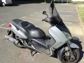 Yamaha xmax 125