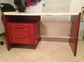Bureau bois bon état avec tiroirs rangem