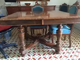 Ancienne table de salle à manger