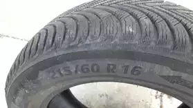 Vend un Lot de quatre pneus neige/pluie