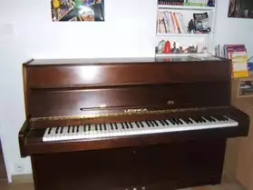 PIANO DROIT LEGNICA