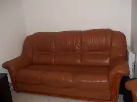 vend canapé 3 places et son fauteuil
