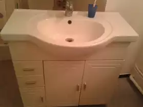 lavabo avec sous-meuble