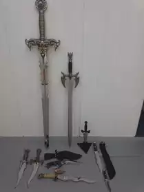 Epées + Couteaux + Dagues de collection