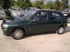 Renault Clio 1.9 diesel année 1995