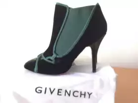 Boots en daim vert foncé Givenchy