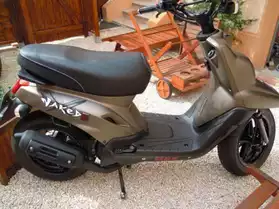 SCOOTER BOOSTER 12 POUCES NAKED TECHNOGO