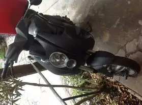 Scooter noir très bon état