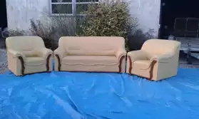 salon canapé et deux fauteuils