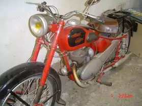 moto ancienne de marque monet goyon