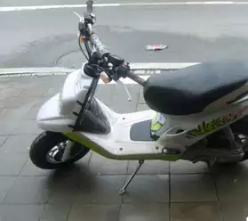 scooter MBK vert blan bon état gnrl