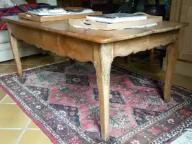 Belle table basse ancienne en cerisier