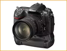 Nikon D300 + Poignée +objectif Nikkor 16
