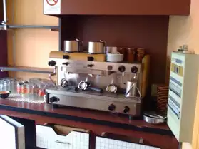 Machine à café pro. Cimbali, 2 groupes