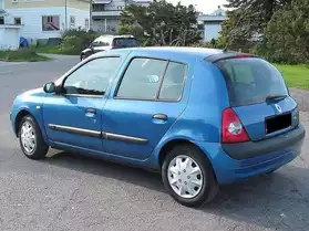Vend Renault clio 1.2 Année 2004