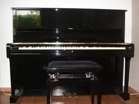 Piano droit Yamaha noir
