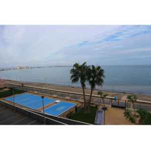Appartement moderne , front de mer Médit