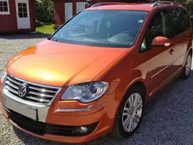 Une superbe Volkswagen Touran de couleur