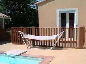 loue T2 neuf dans villa avec piscine