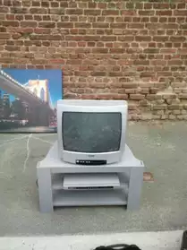 TV - lecteur DVD et meuble TV