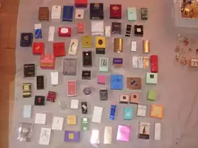 collection de miniatures de parfum