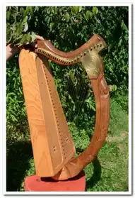 harpe celtique clairseach