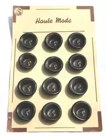 boutons anciens marron, plaque de 12