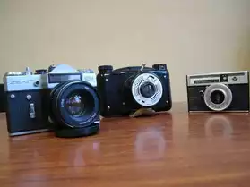 appareils photo anciens et projecteur