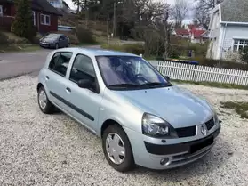Cède Renault Clio (2005) 125000 km