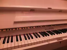 Piano blanc WALDSTEIN en très bon état