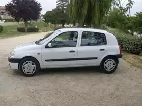 Renault clio blanc 5p