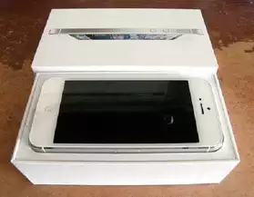 New Smart iPhone 5 64GB White/Black