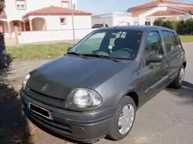 Renault clio II (phase 2) 1.9L 5portes